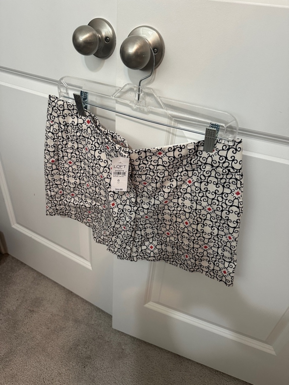 NWT Loft size 8 Chino Cotton 4” Shorts Black Swirl Pattern w/ Orange Diamonds